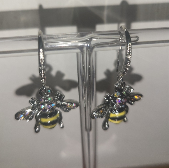 Buzzy bee earrings - Picture 2 of 3